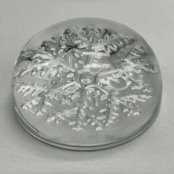 Vintage Avon Snowflake Paperweight - Picture 7 of 11
